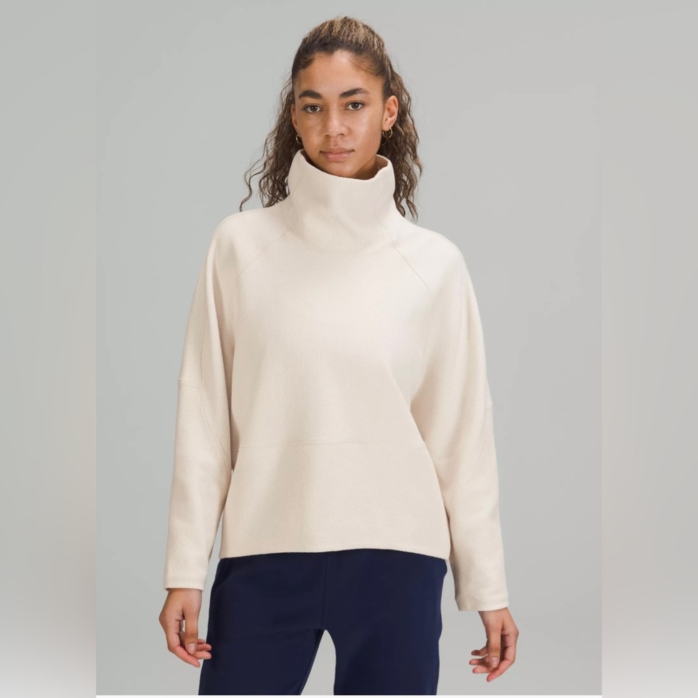 NWT LULULEMON TEXTURED FUNNEL-NECK PULLOVER